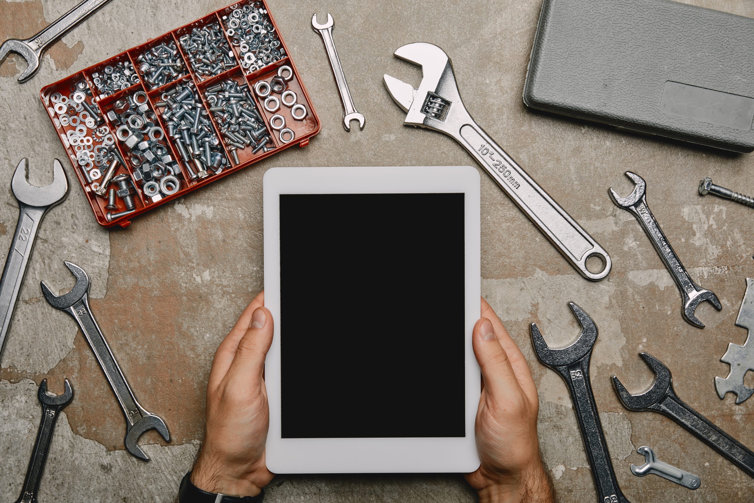 Herramientas digitales básicas para ganar tiempo y dinero